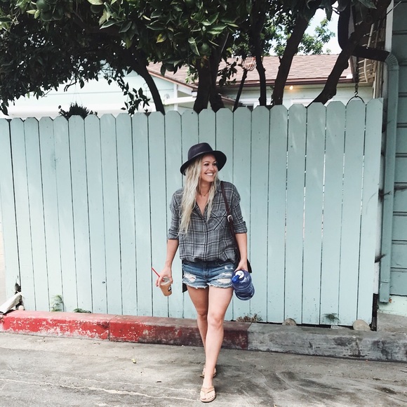 Meet your Posher, Natasha - Picture 3 of 4